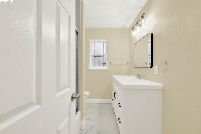 2170 104Th Ave, Oakland, CA 94603