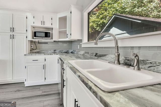 357 Johns Way, Talking Rock, GA 30175