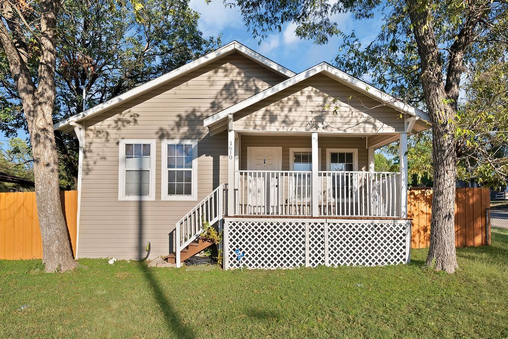 1610 Whitaker Avenue, Dallas, TX 75216