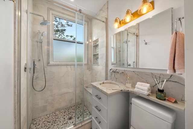 554 E 4th St 1B, Boston, MA 02127