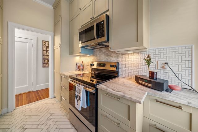554 E 4th St 1B, Boston, MA 02127