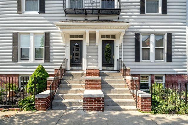 554 E 4th St 1B, Boston, MA 02127