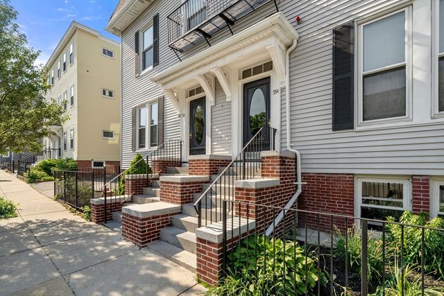 554 E 4th St 1B, Boston, MA 02127