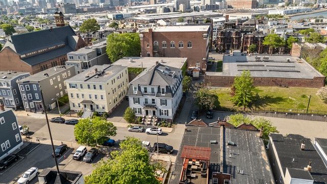 554 E 4th St 1B, Boston, MA 02127