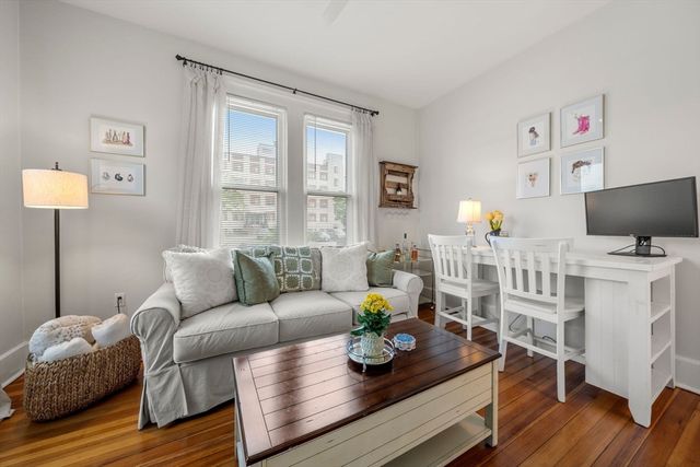 554 E 4th St 1B, Boston, MA 02127