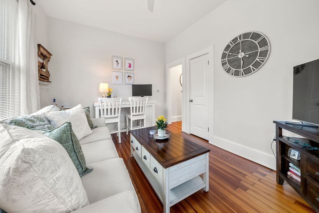 554 E 4th St 1B, Boston, MA 02127