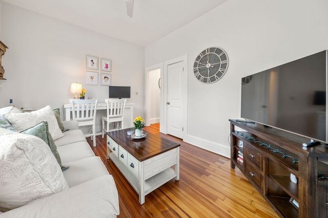 554 E 4th St 1B, Boston, MA 02127