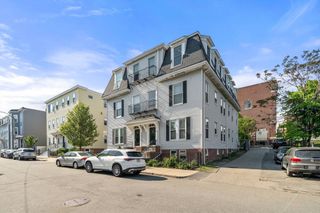 554 E 4th St 1B, Boston, MA 02127