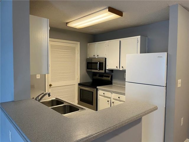 612 Granville Court, Atlanta, GA 30328