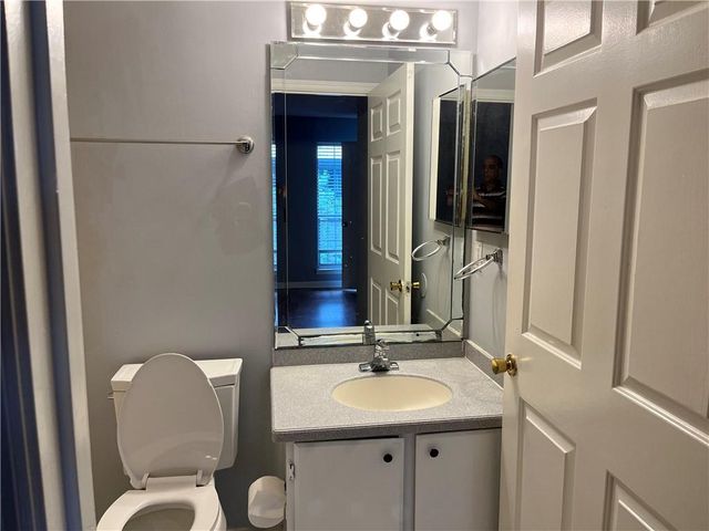 612 Granville Court, Atlanta, GA 30328