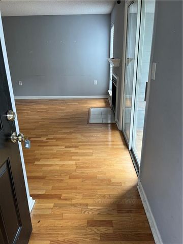 612 Granville Court, Atlanta, GA 30328