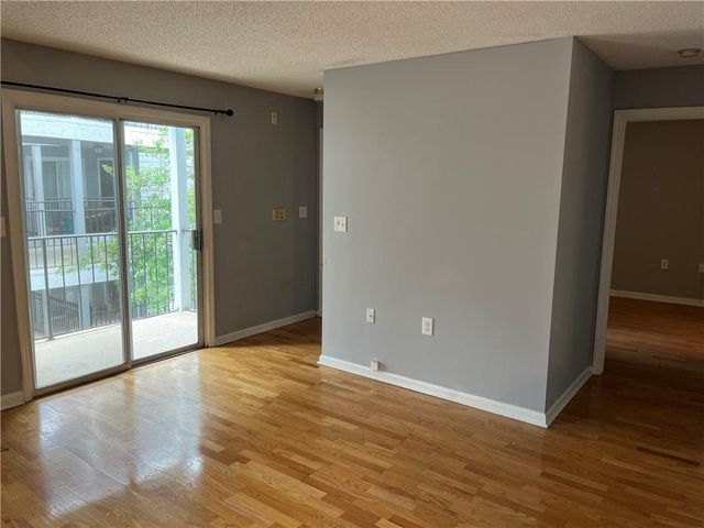 612 Granville Court, Atlanta, GA 30328