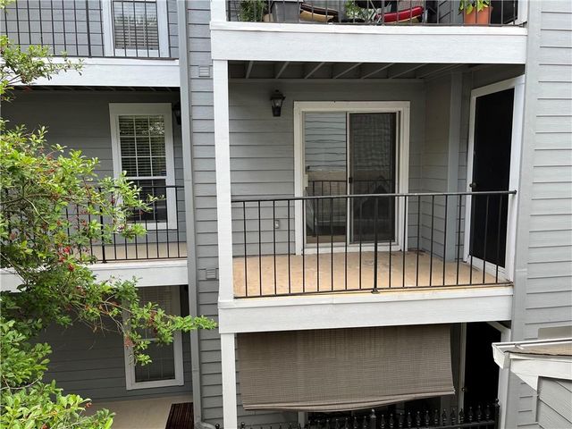 612 Granville Court, Atlanta, GA 30328