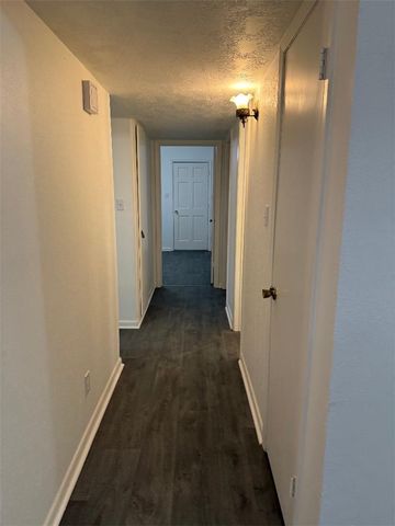 4211 Marsh Street, Bryan, TX 77803