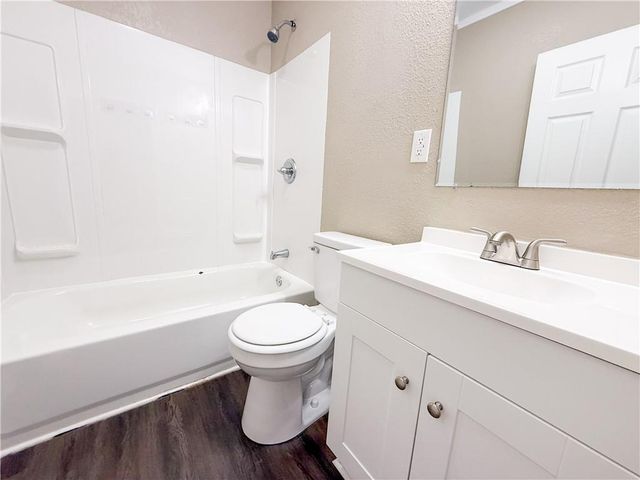 200 N Harrison Street, Freeman, MO 64746