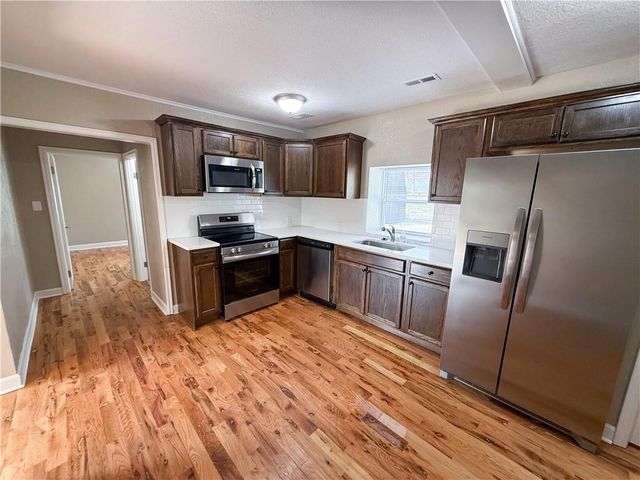 200 N Harrison Street, Freeman, MO 64746