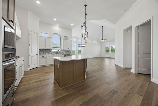 5013 Valley View Drive, Joshua, TX 76058