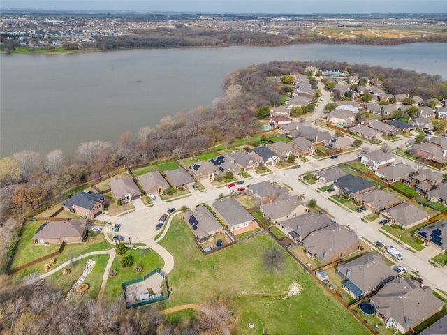 1913 Lake Wood Trail, Little Elm, TX 75068