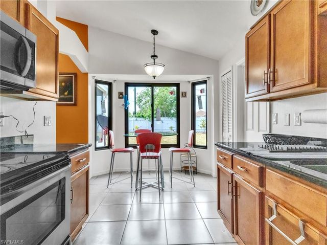 2006 NE 15th TER, Cape Coral, FL 33909