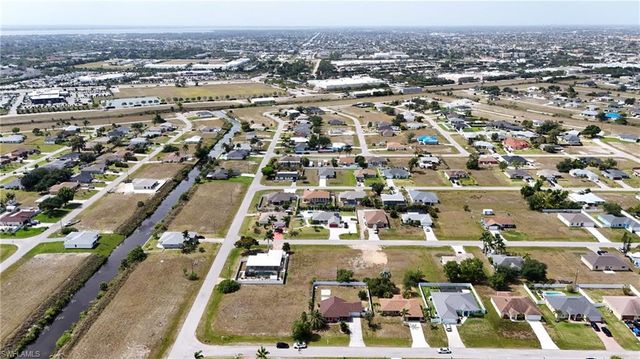 2006 NE 15th TER, Cape Coral, FL 33909