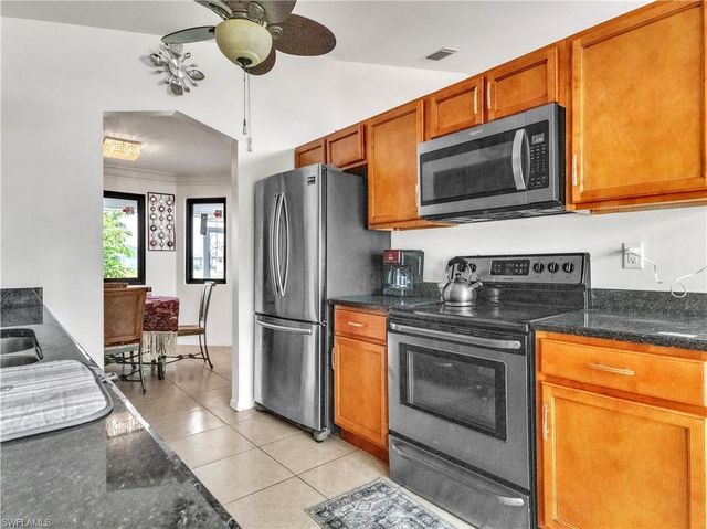 2006 NE 15th TER, Cape Coral, FL 33909