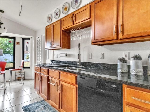 2006 NE 15th TER, Cape Coral, FL 33909
