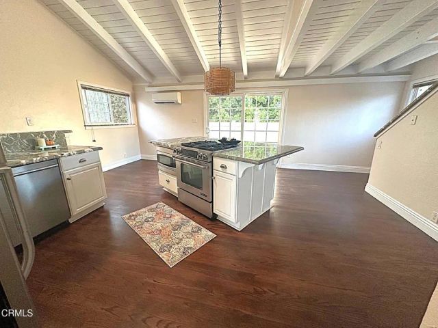 999 Waterbury Lane, Ventura, CA 93001