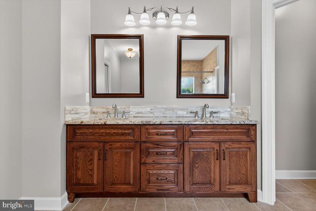 7001 WAYLAND DR, Warrenton, VA 20187