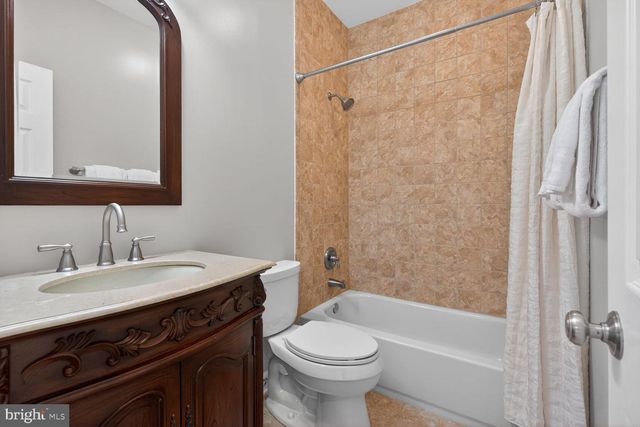 7001 WAYLAND DR, Warrenton, VA 20187