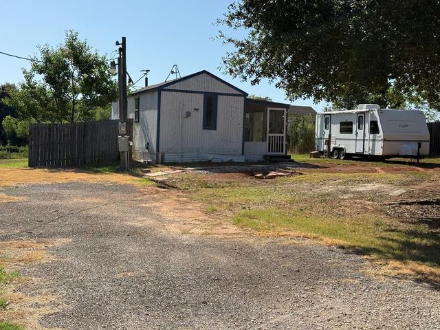 1362 Woodridge, Eustace, TX 75124