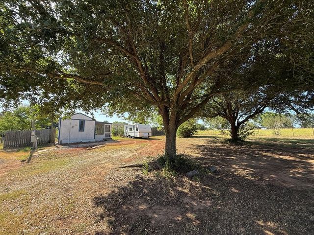 1362 Woodridge, Eustace, TX 75124