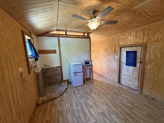 1362 Woodridge, Eustace, TX 75124