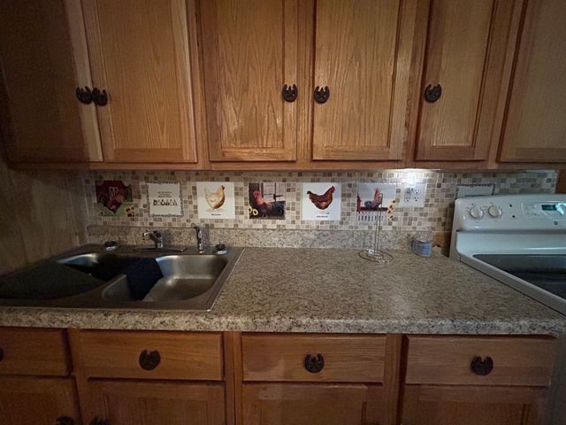 1362 Woodridge, Eustace, TX 75124