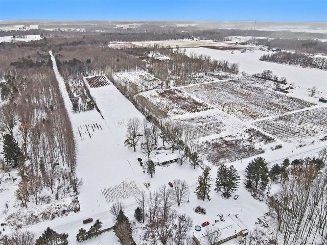 61199 County Road 380, Bangor, MI 49013
