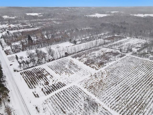61199 County Road 380, Bangor, MI 49013