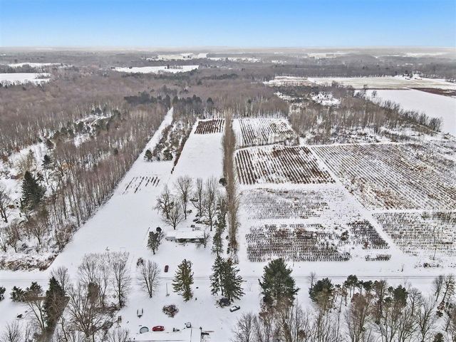 61199 County Road 380, Bangor, MI 49013