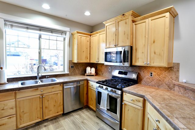 2773 NW Greenwood Avenue, Redmond, OR 97756