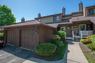 4 Ash Ln 4, Agawam, MA 01001