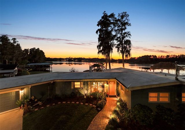 122 LAKE DRIVE, Lutz, FL 33548