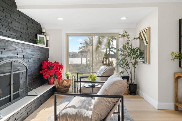 122 LAKE DRIVE, Lutz, FL 33548