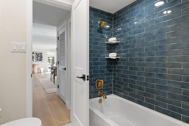 122 LAKE DRIVE, Lutz, FL 33548