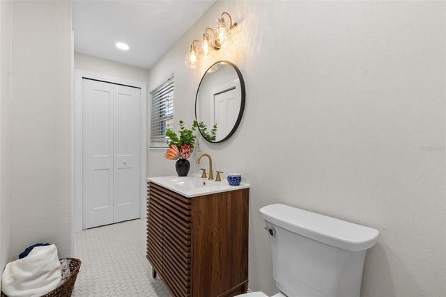 122 LAKE DRIVE, Lutz, FL 33548