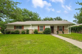 100 Hillcrest Street, Sanger, TX 76266