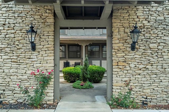 10215 Conser Street, Overland Park, KS 66212