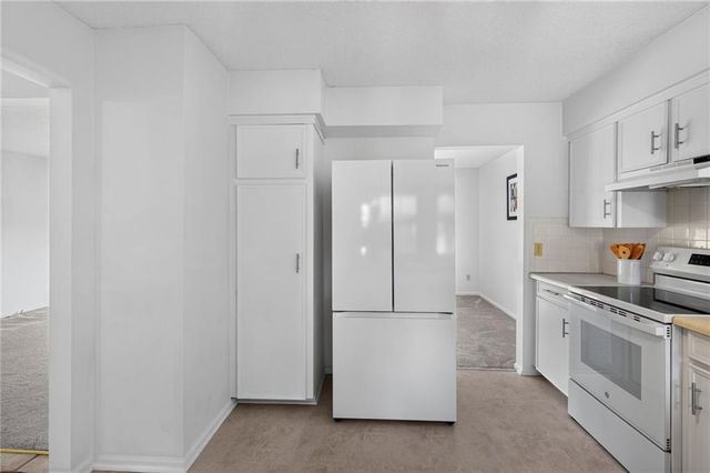 10215 Conser Street, Overland Park, KS 66212