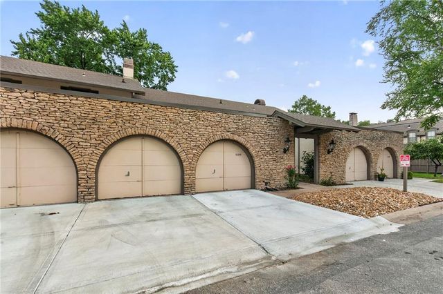10215 Conser Street, Overland Park, KS 66212
