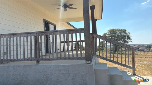 517 Lazy Oak Lane, La Vernia, TX 78121