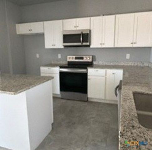 517 Lazy Oak Lane, La Vernia, TX 78121