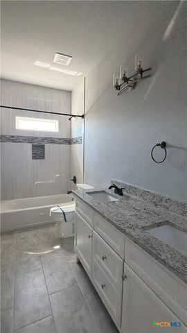 517 Lazy Oak Lane, La Vernia, TX 78121