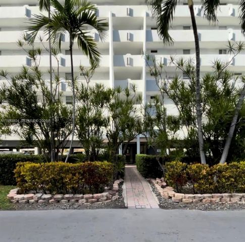 3703 NE 166th St 602, North Miami Beach, FL 33160